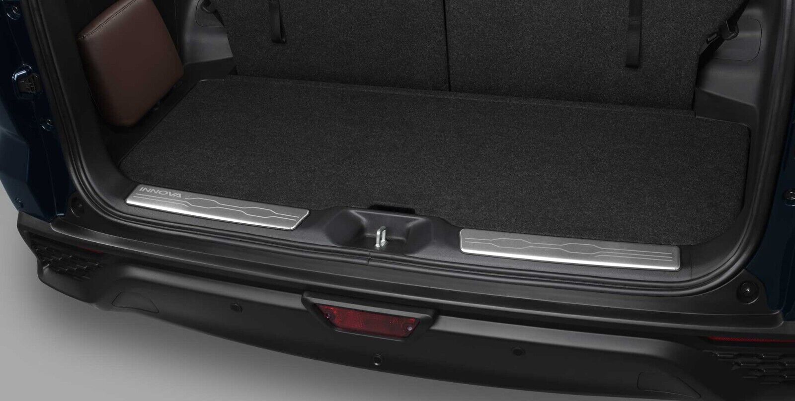 Ốp chống trầy cốp sau